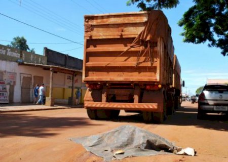 Homem de 82 anos morre atropelado por carreta em Aral Moreira