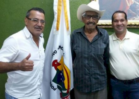 Presidente da Câmara recebe visita do ex-prefeito Bento Marques