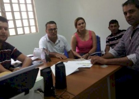 Em encontro, vereadores debatem com presidente do SIMTED novo reajuste dos professores