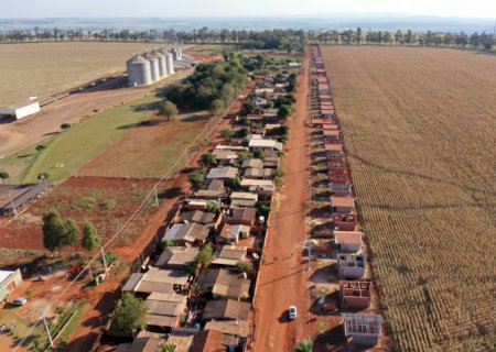 Parceria garante asfalto e drenagem para Bairros de Aral Moreira